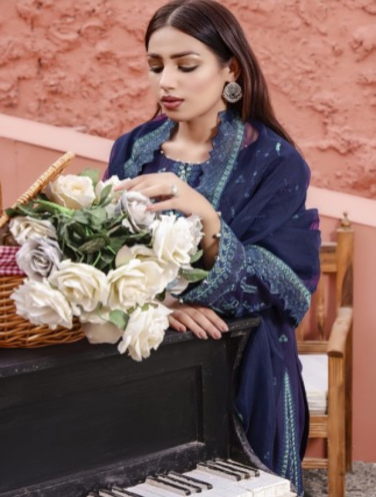 embroidered lawn with heavy dupatta and decent hand work